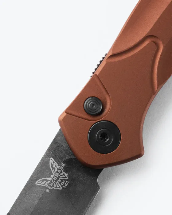 BENCHMADE OSBORNE AUTO 9400BK-03 3.4" DLC BATTLEWASH CPM-MAGNACUT BURNT COPPER ALUMINUM HANDLES