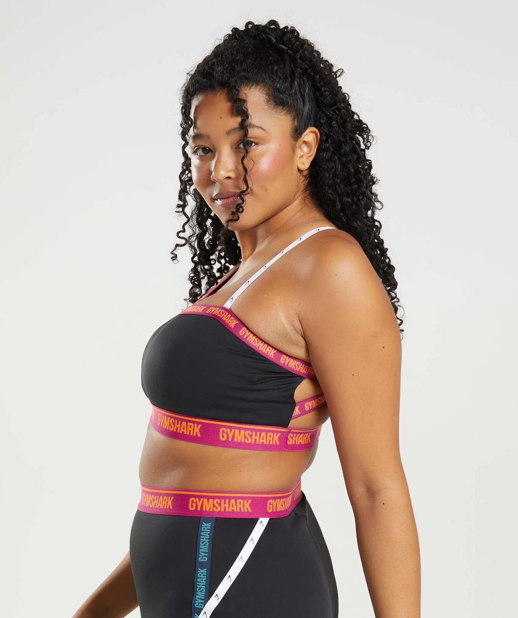 Gymshark Strike Sports Bra - Black/Dragon Pink/Alpine Green