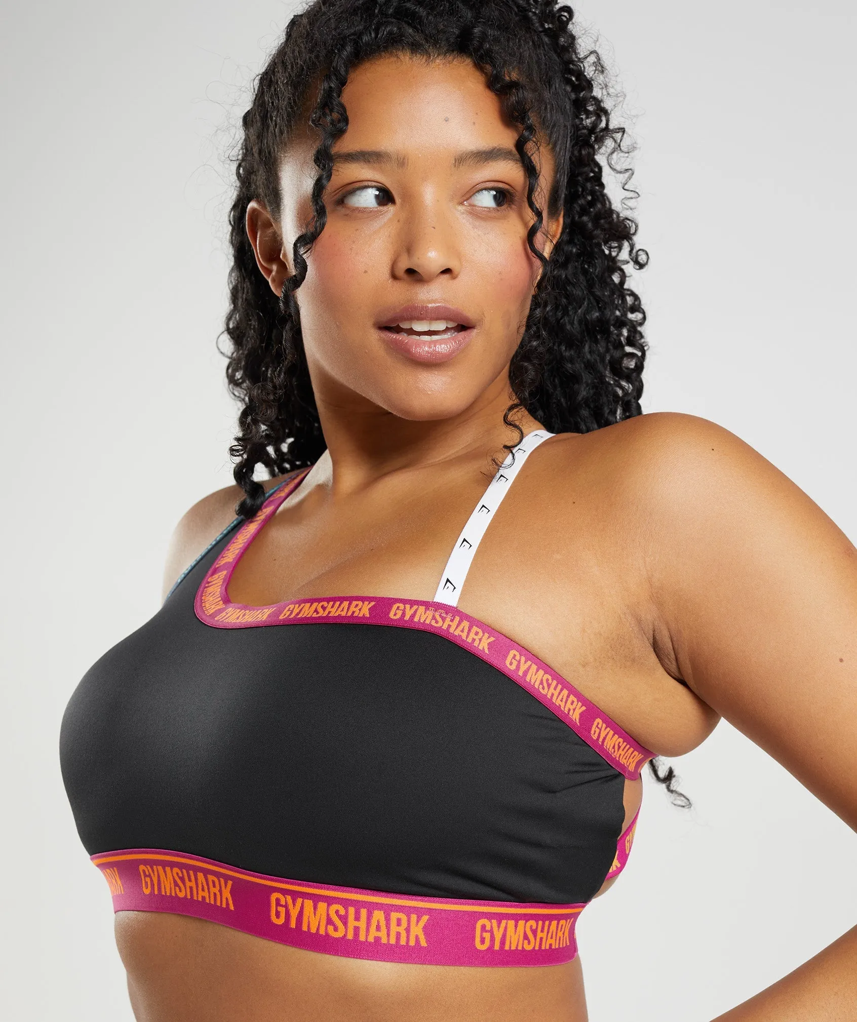 Gymshark Strike Sports Bra - Black/Dragon Pink/Alpine Green