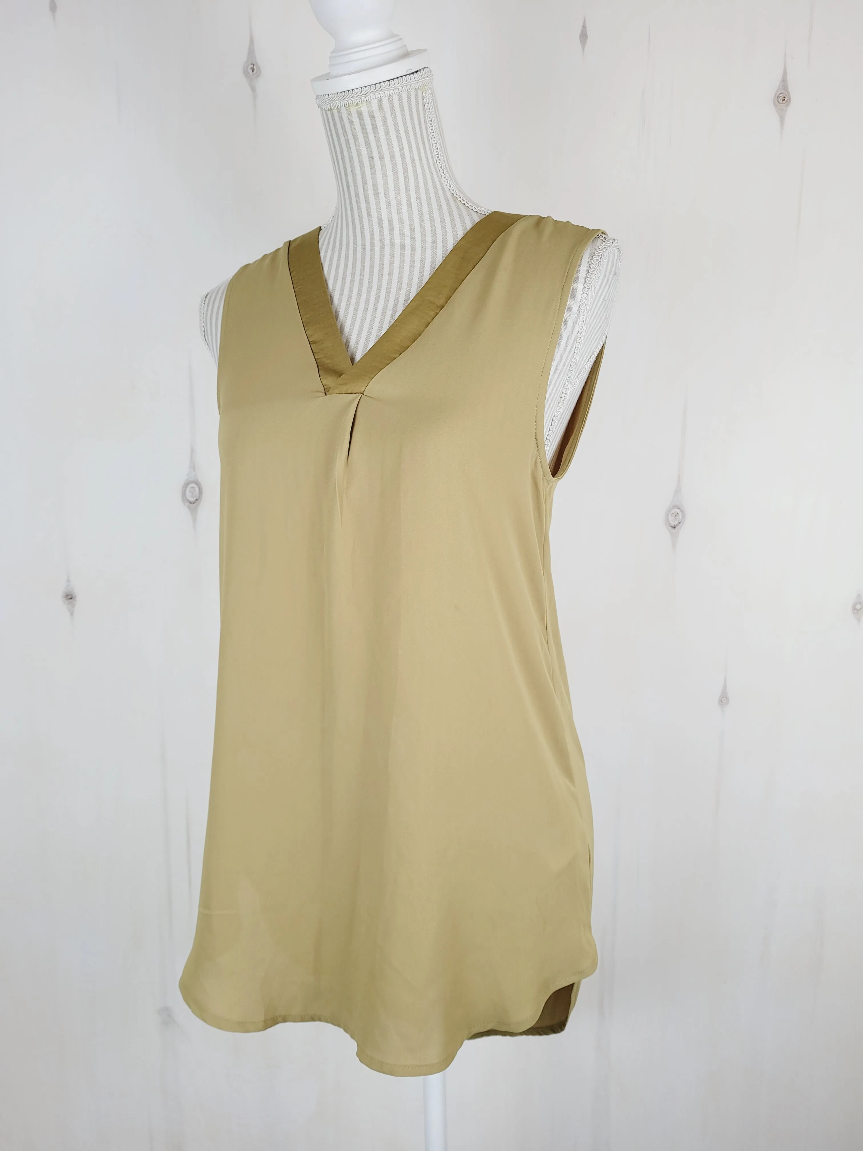 H&M TOP LADIES SIZE 2 PRE-LOVED