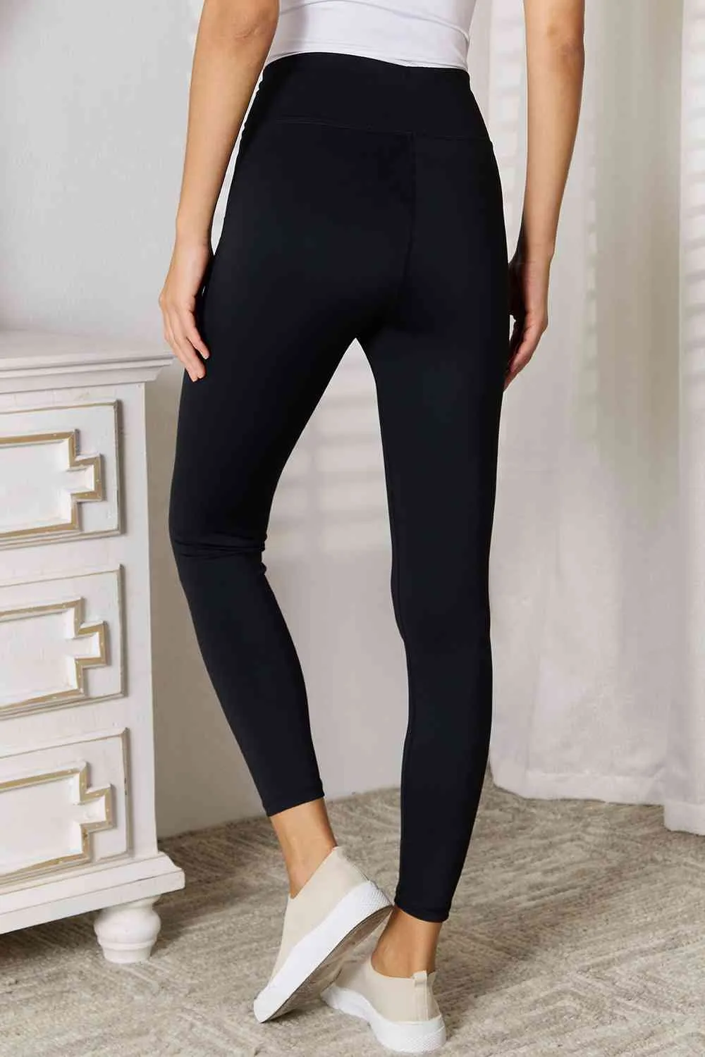 V-Waistband Sports Leggings